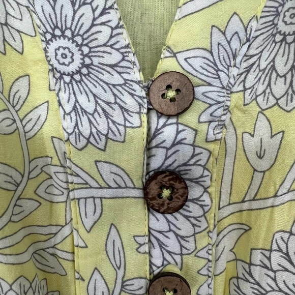NWOT Elan Floral Romper Women's Size M Yellow & White Tassel Tie Button Front - Picture 7 of 9